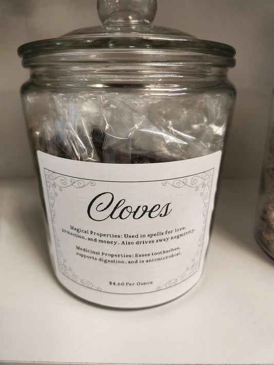 Cloves (Syzygium aromaticum)